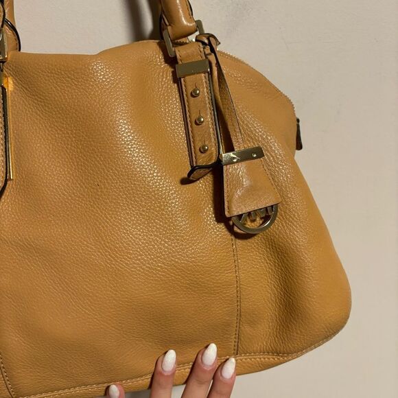 MICHAEL KORS Bowery Large Leather Shoulder Bag Tan Caramel Crossbody Strap - Picture 5 of 13